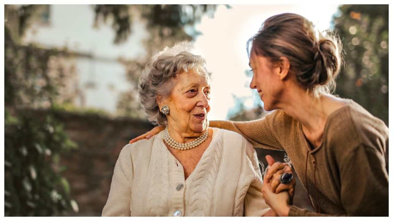 World Menopause Day: What are the early signs of osteoporosis in women? World Menopause Day: What are the early signs of osteoporosis in women?