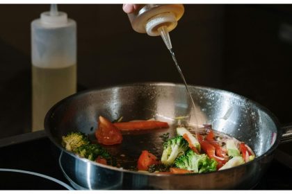 Half-a-spoon of olive oil can ward off Alzheimer’s risk: Study