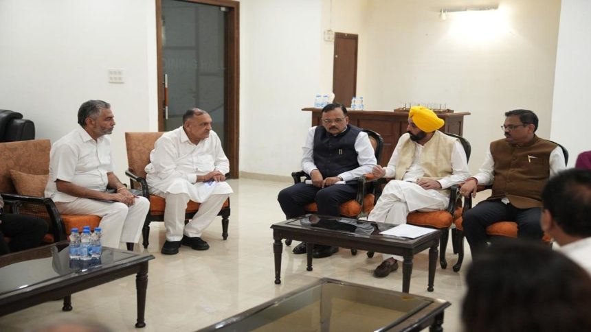 Centre to consider Demands of restoration of commission of arthias@ 2.5% of MSP