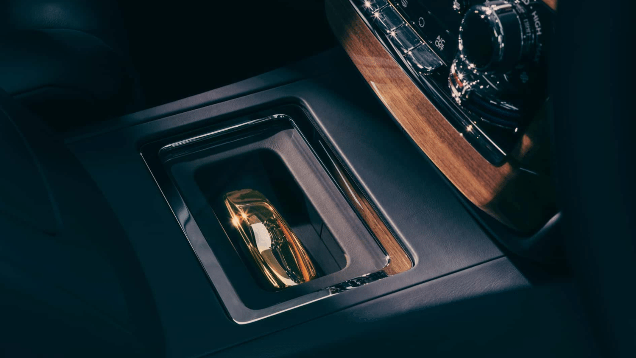 rolls royce phantom goldfinger 2
