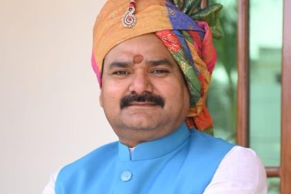 ‘Cleaning cowsheds, lying there can cure cancer’: UP minister’s claim creates stir