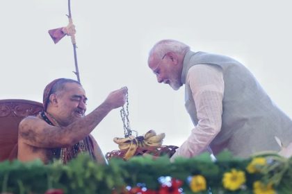 India making great strides due to PM Modi’s leadership:  Kanchi Shankaracharya