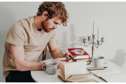 7 simple ways to combat text neck in a smartphone-obsessed world