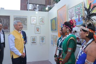 Tribal Artists Depict India’s Conservation Ethos at an Art Show in Delhi