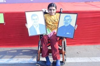 PM Modi, Spain PM pause Vadodara roadshow to meet differently-abled artist