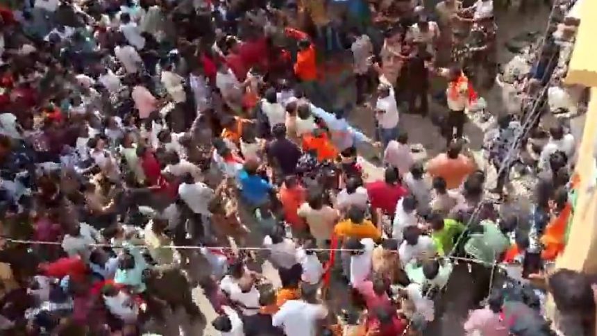 Police lathi-charge protesting members of VHP, Bajrang Dal in Hyderabad