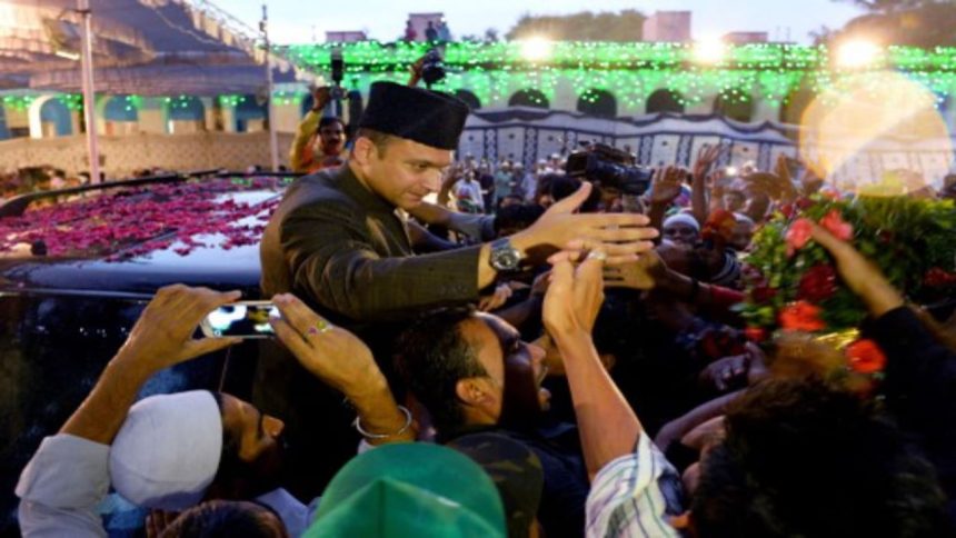 Watch: Crowd bursts into cheers as Owaisi junior mentions ’15 minutes’ in poll rally