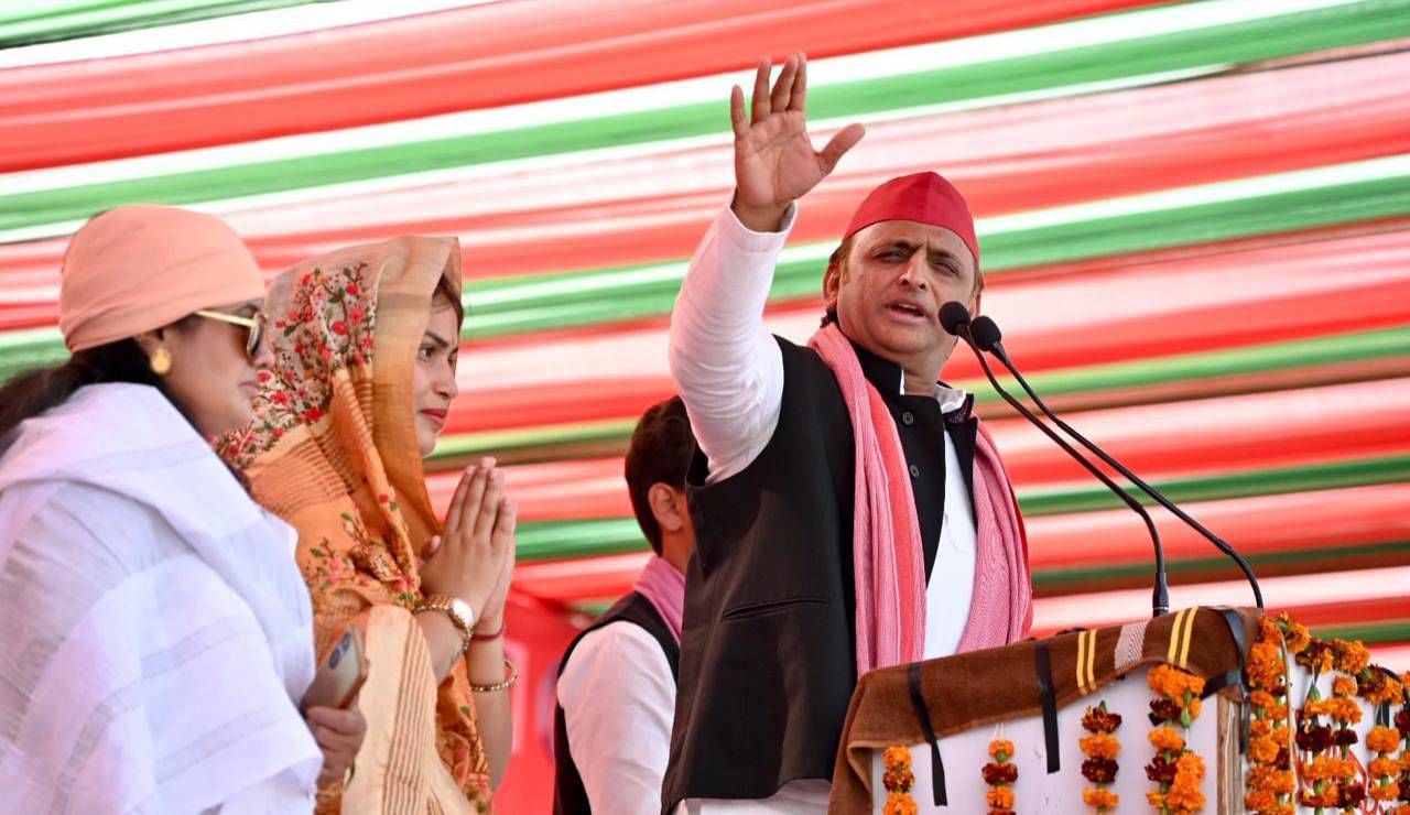 UP bypolls: Akhilesh alleges policemen preventing people from voting, BJP hits back