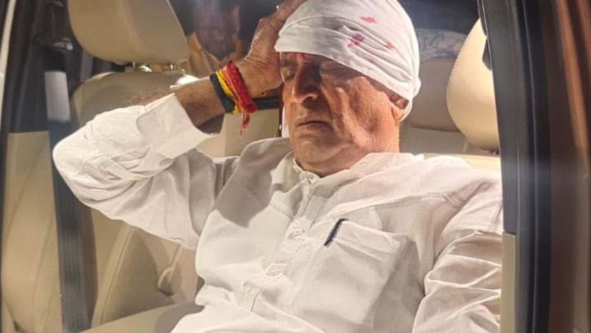 Ex-Maharashtra home minister Anil Deshmukh injured as stones pelted on his car
