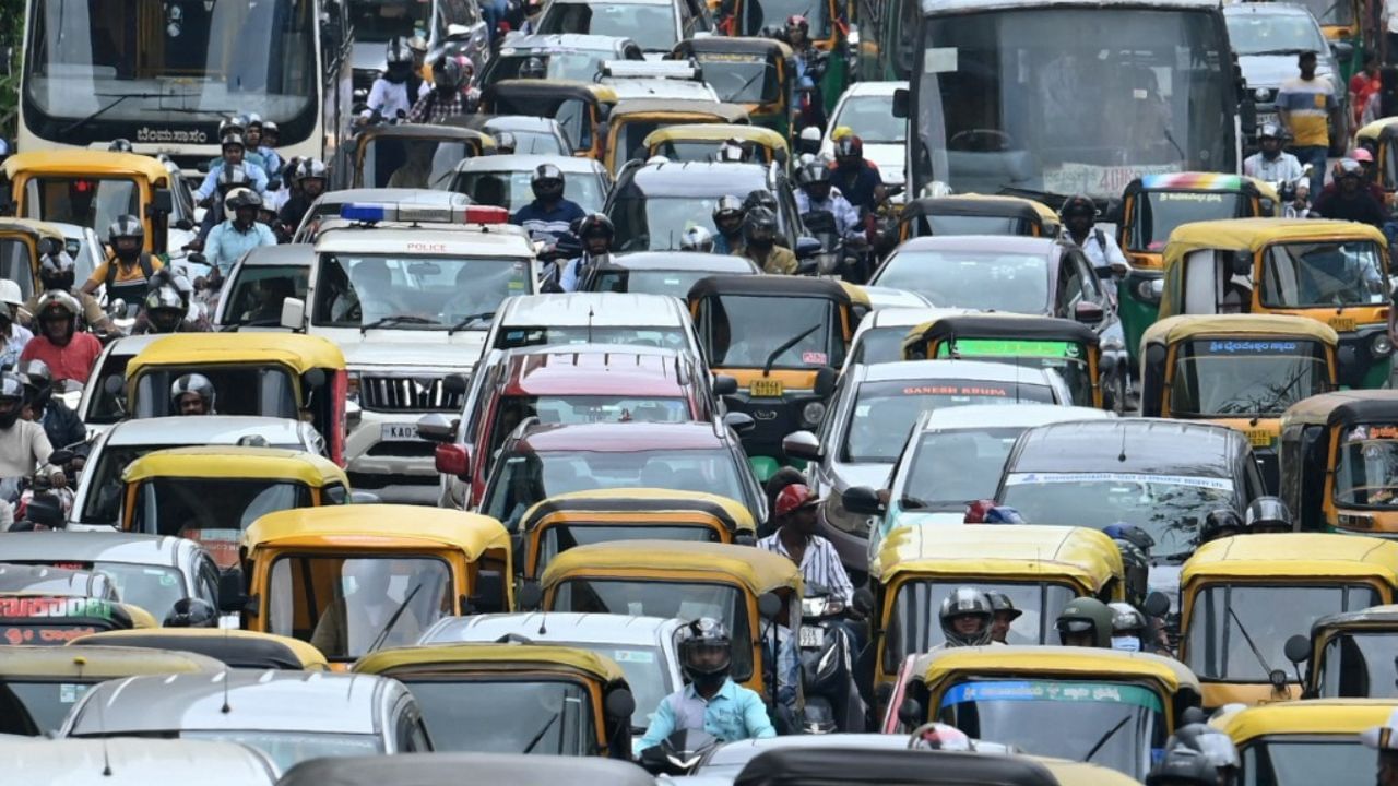 Bengaluru choked from post-Diwali traffic congestion | People raise questions Bengaluru choked from post-Diwali traffic congestion | People raise questions