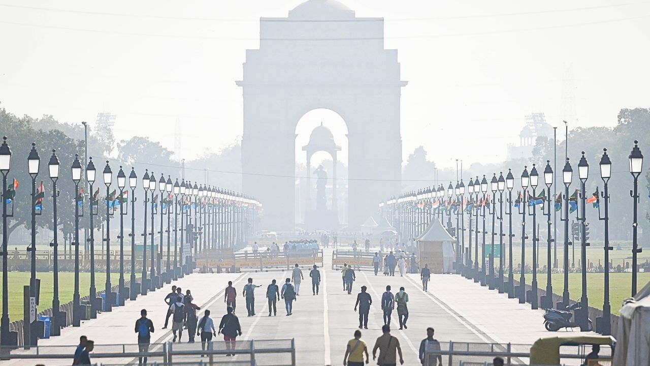 Delhi air becomes ‘Hazardous’ as AQI crosses 500 mark in several areas