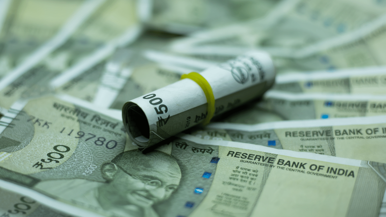 EPF vs PPF: Differences, interest rates offered and tax benefits compared EPF vs PPF: Differences, interest rates offered and tax benefits compared