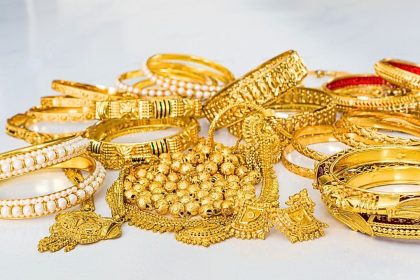 Bengaluru family loses gold and cash while they were celebrating birthday