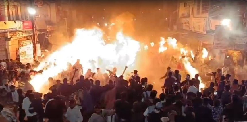 Khandwa fire: 30 injured in mishap during procession in Madhya Pradesh | VIDEO