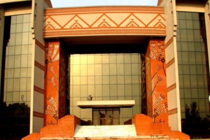 IIM Calcutta secures 100% MBA placement; highest offer at Rs 6.75 lakhs per month