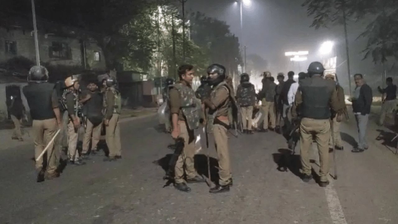 Two cops injured in violent clashes in Uttar Pradesh’s Mau; police vehicle vandalised