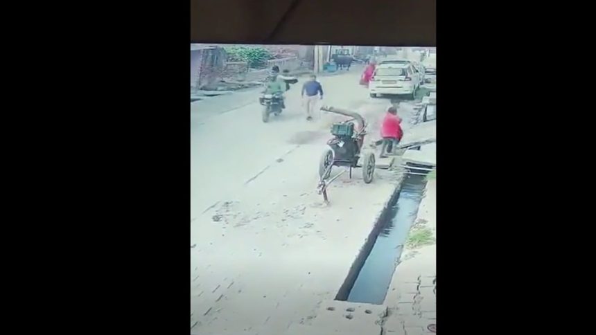 Moradabad: Principal on way to school shot in head by two assailants | Video