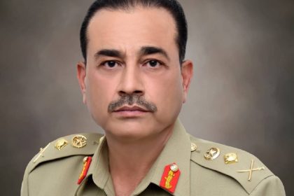 Why has Pakistan extended the tenure of armed force chiefs?