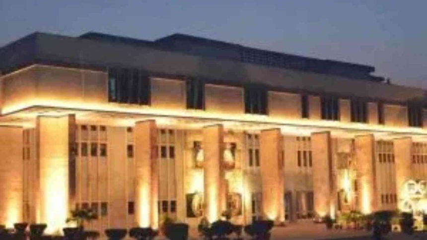 Employer cannot be held liable for suicide abetment for harsh decisions: Delhi HC