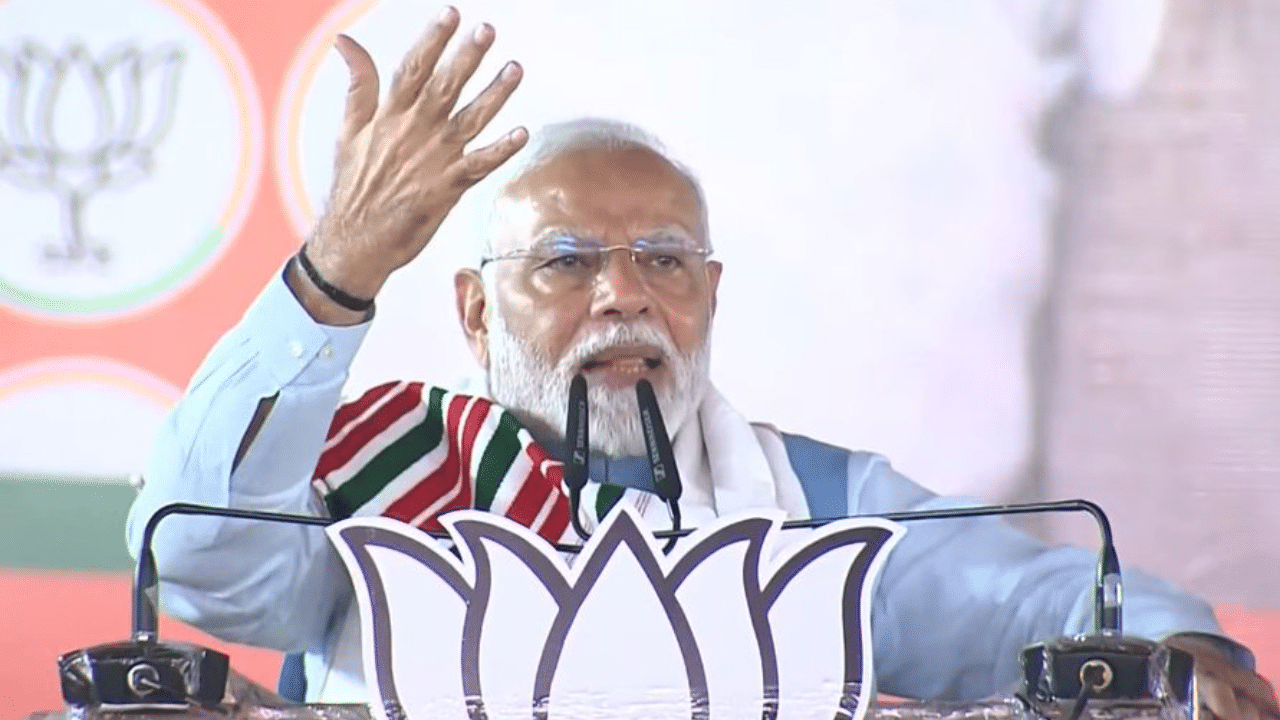 ‘JMM-led coalition looting sand, forest and water’: PM Modi at Gumla rally