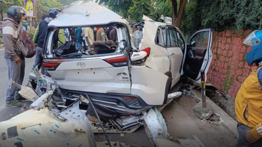Horrific road accident in Dehradun; six youths killed, one seriously injured 1 Horrific road accident in Dehradun; six youths killed, one seriously injured