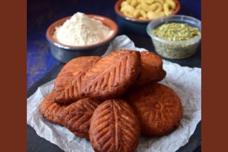 Thekua recipe for Chhath Puja 2024: Traditional Bihari Thekua with jaggery and sugar