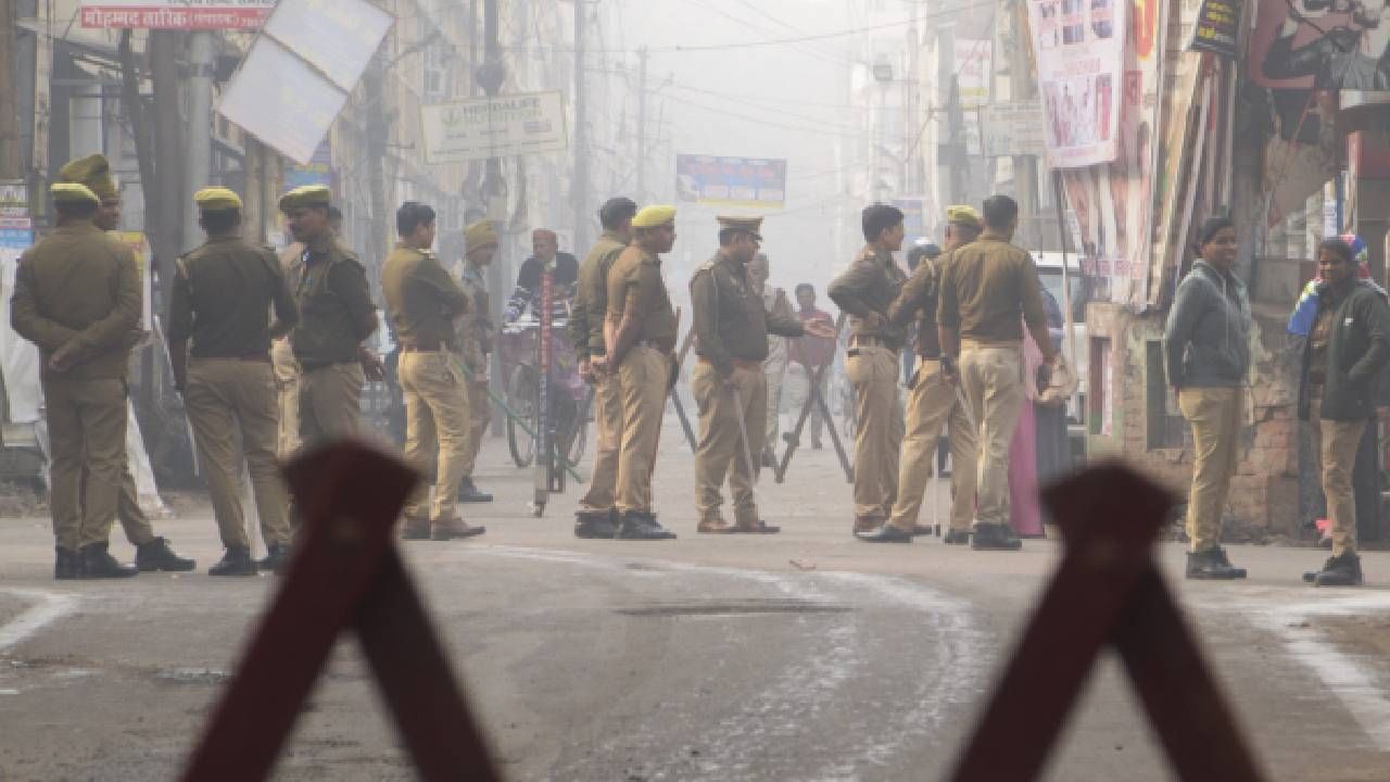 EC suspends UP cops after Akhilesh Yadav flags voter obstruction during bypolls