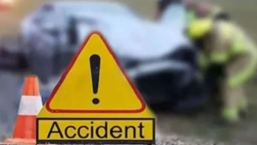 UP: 5 dead, 6 injured after bus collides with dumper on Agra-Lucknow Expressway