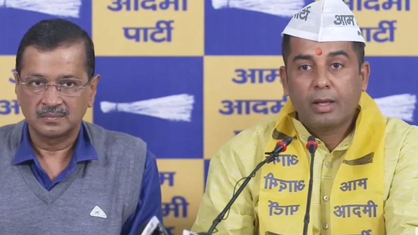 Former BJP MLA Anil Jha joins AAP, boosts party’s prospects in Kirari constituency
