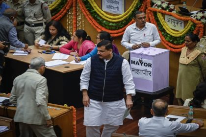 Amid intense political heat, stage set for Delhi Mayoral polls today