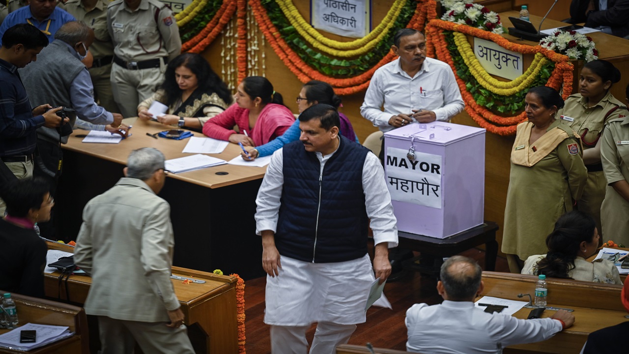 Amid intense political heat, stage set for Delhi Mayoral polls today Amid intense political heat, stage set for Delhi Mayoral polls today