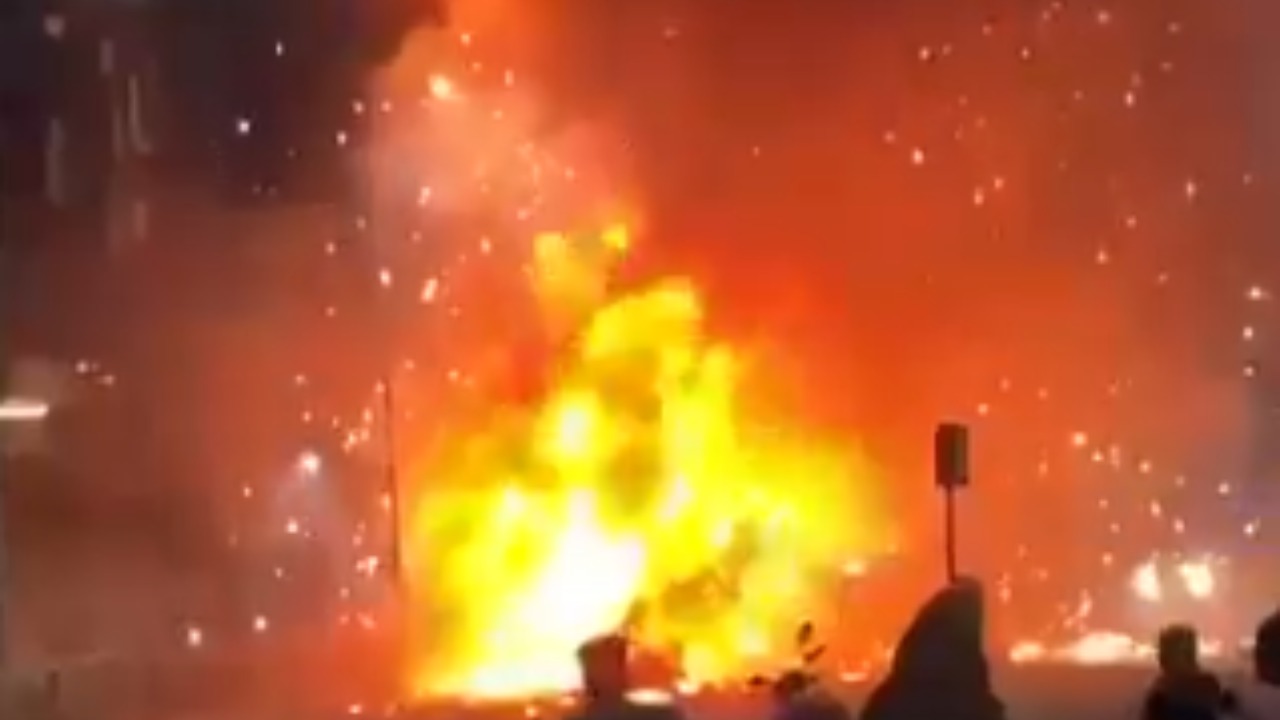 Pregnant woman escapes moments before oxygen cylinder in ambulance explodes | Video