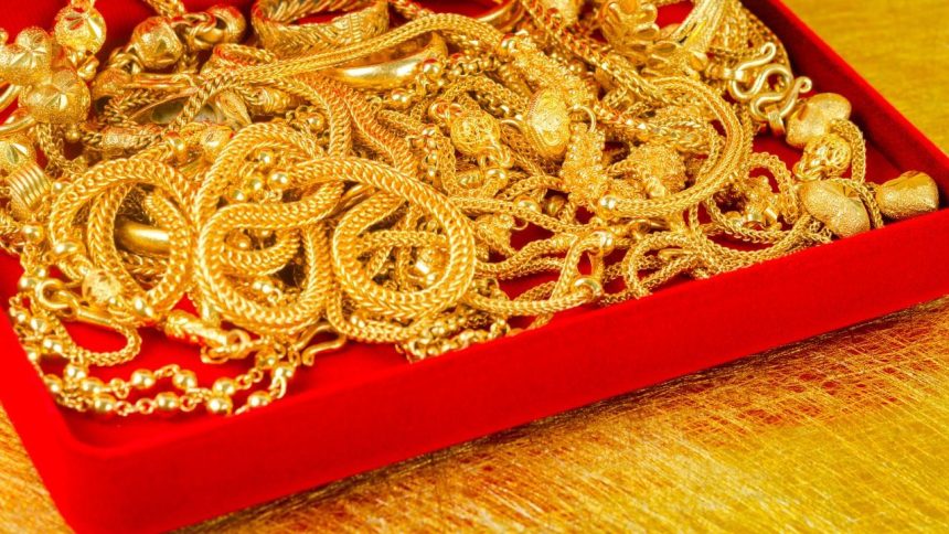 Mumbai man books haircut service at home, jewellery worth Rs 5 lakh missing
