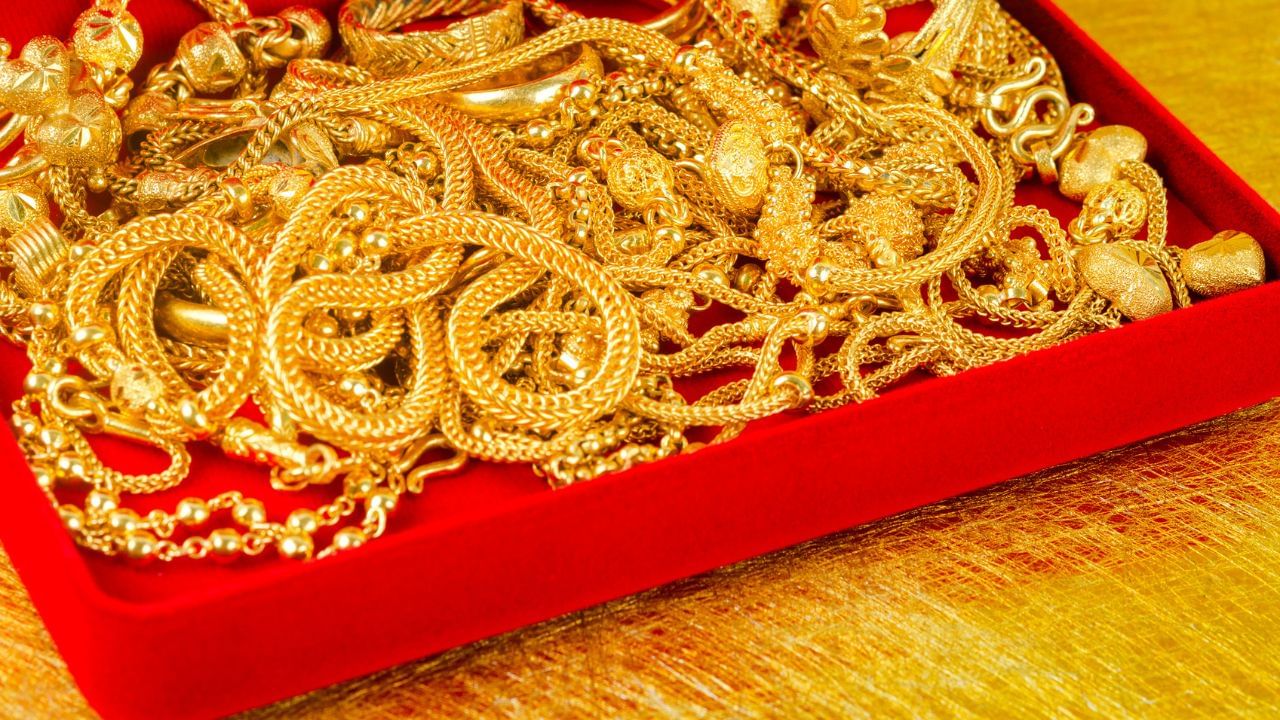 Mumbai man books haircut service at home, jewellery worth Rs 5 lakh missing