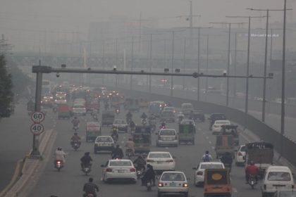 After AQI hits 1900 in Lahore, Pak blames it on winds carrying pollution from India