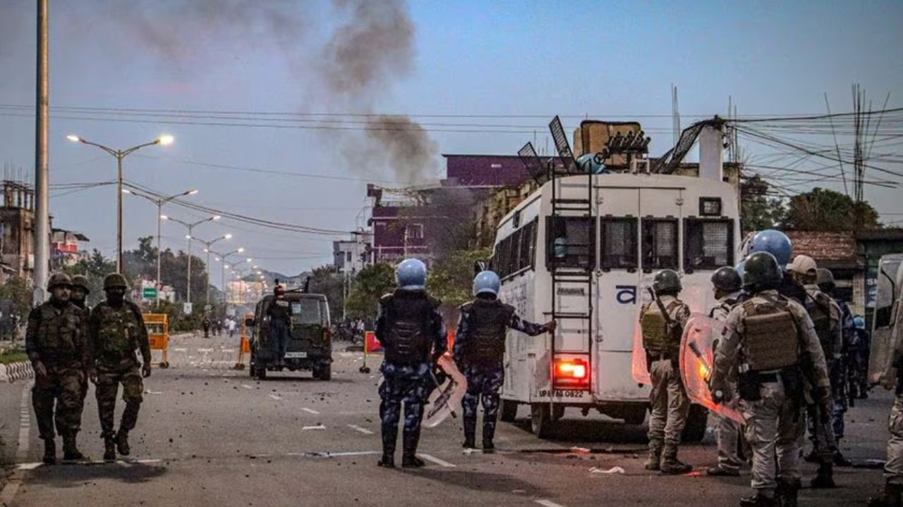 Fresh violence in Manipur: Armed men clash with security forces after attacks Fresh violence in Manipur: Armed men clash with security forces after attacks