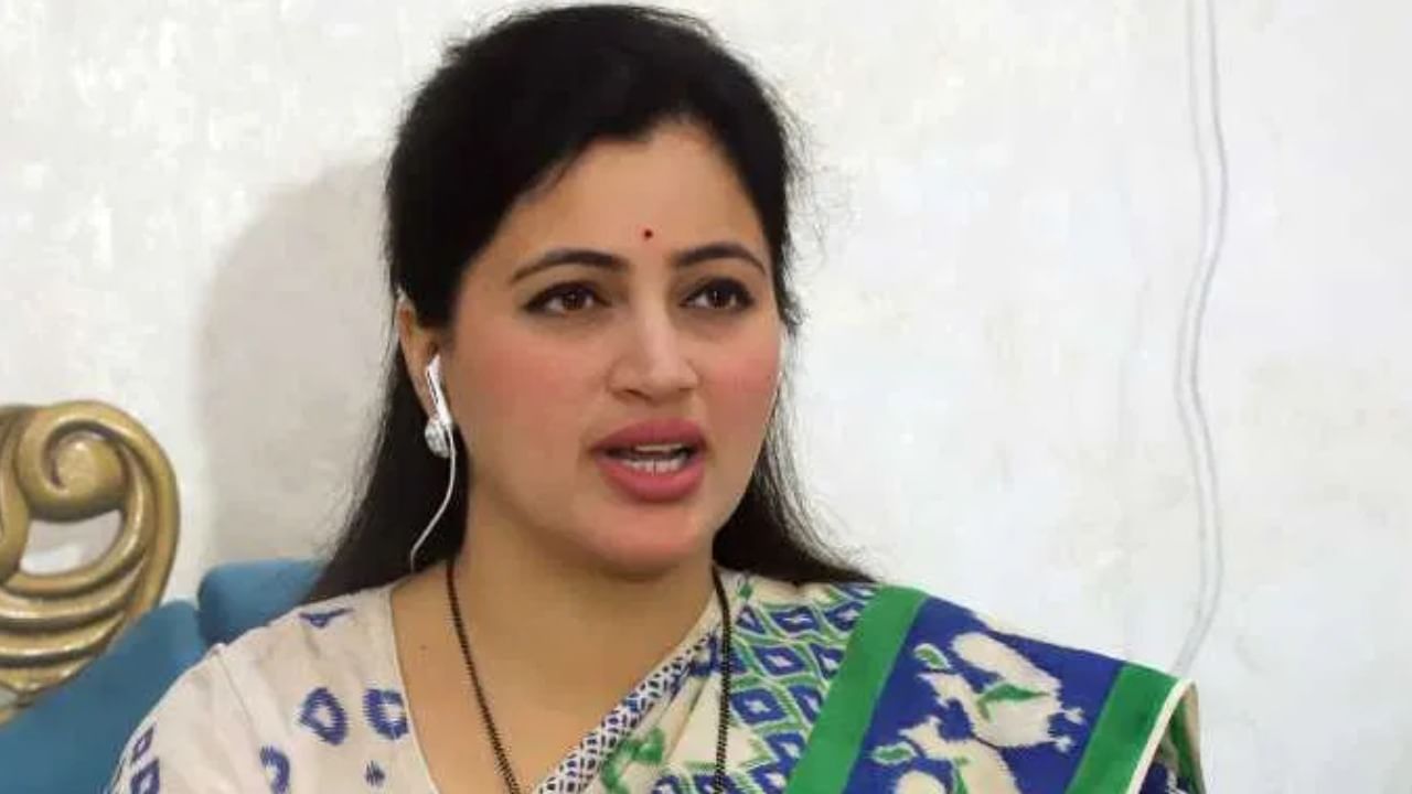 ‘Chairs thrown, slogans shouted’: Navneet Rana’s rally turns violent in Amravati ‘Chairs thrown, slogans shouted’: Navneet Rana’s rally turns violent in Amravati