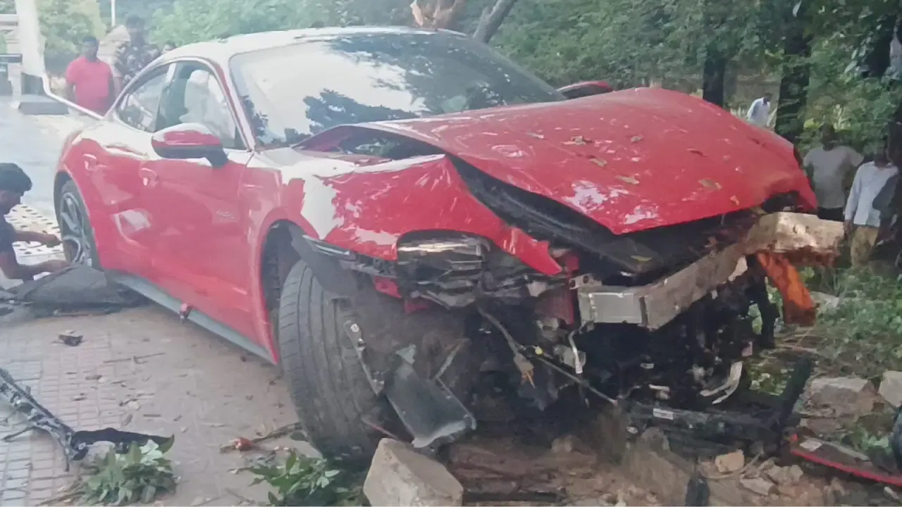 Hyderabad: Porsche car loses control; crashes into KBR Park grill Hyderabad: Porsche car loses control; crashes into KBR Park grill