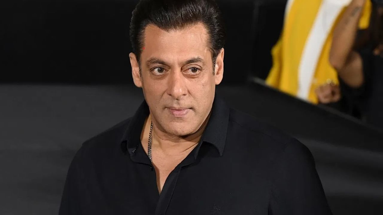 ‘Apologise or pay Rs 5 crore to stay alive’: Salman Khan gets another death threat ‘Apologise or pay Rs 5 crore to stay alive’: Salman Khan gets another death threat