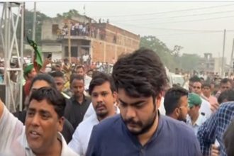 Bihar: Man beaten up for speaking against RJD candidate in presence of Osama Shahab
