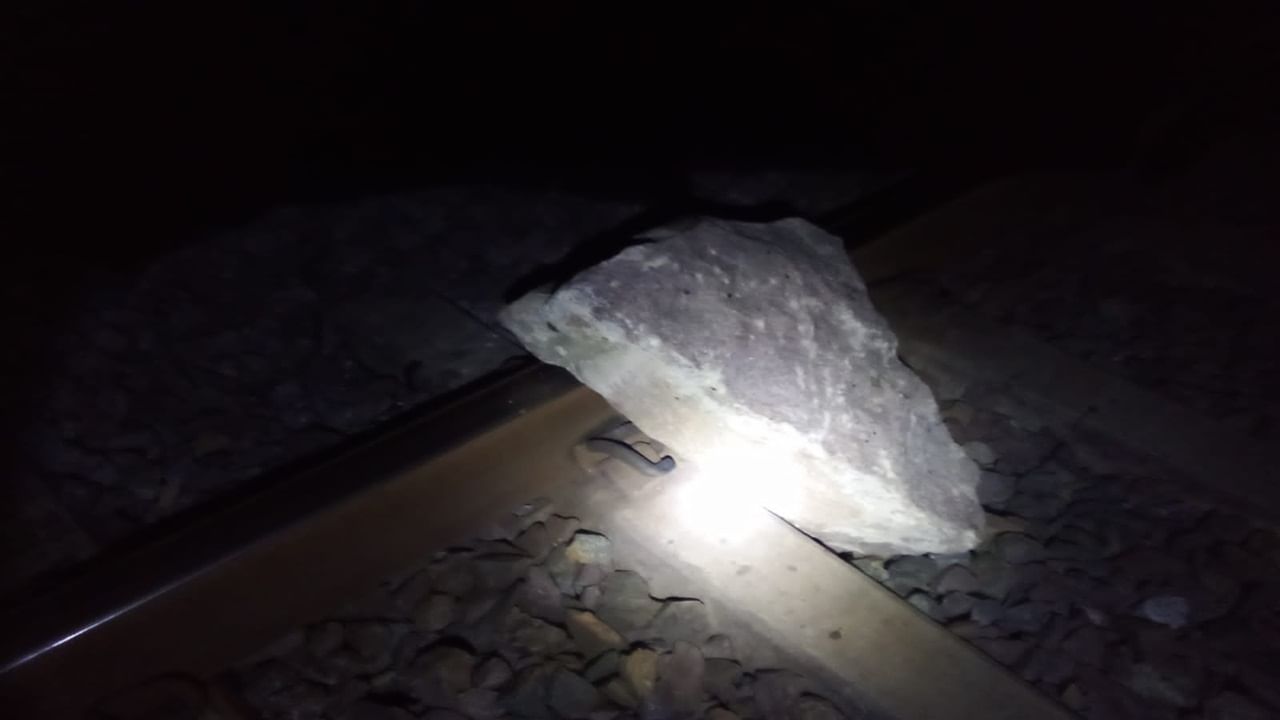 Alert Vande Bharat loco pilot spots big stone on tracks, averts mishap in Odisha Alert Vande Bharat loco pilot spots big stone on tracks, averts mishap in Odisha