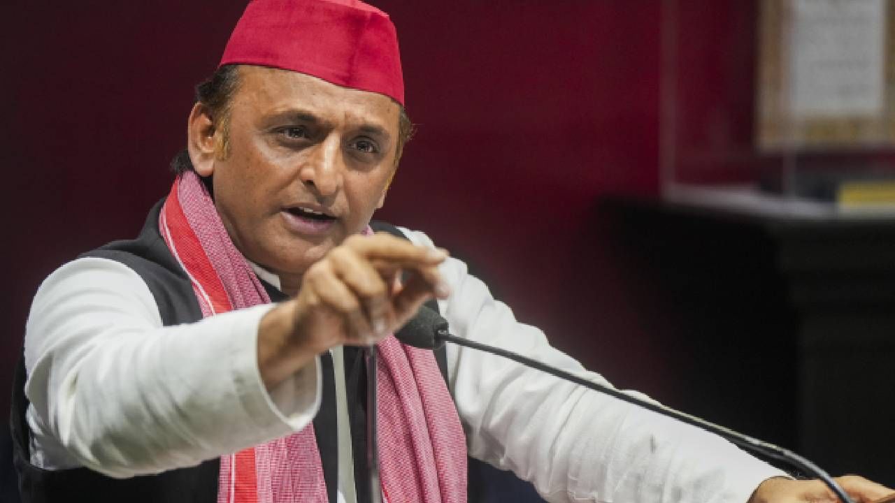 First get your DNA checked: Akhilesh tells Yogi over his Sambhal-Bangladesh jibe First get your DNA checked: Akhilesh tells Yogi over his Sambhal-Bangladesh jibe