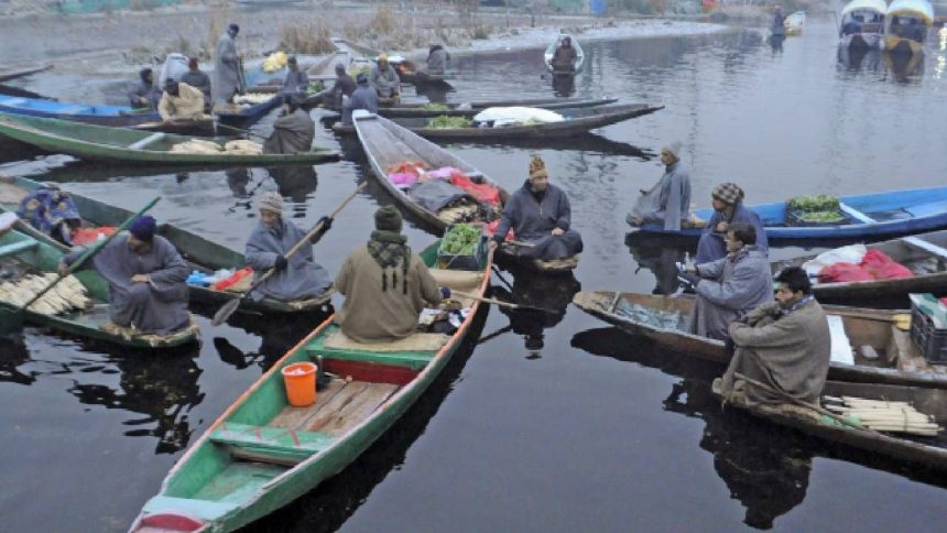 Srinagar records coldest December night in over two decades with -8.5 degree Celsius