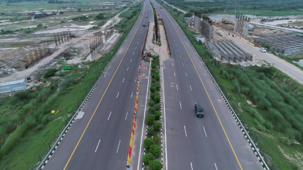 Lucknow-Agra Expressway to expand to 8 lanes with Rs 1939 cr for better safety Lucknow-Agra Expressway to expand to 8 lanes with Rs 1939 cr for better safety