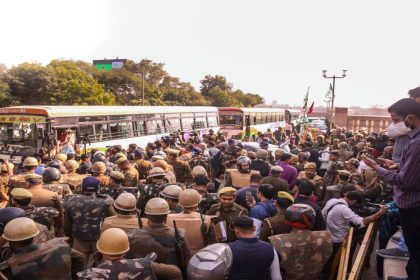Yogi government announces 5-member panel to look into Noida farmers’ demands