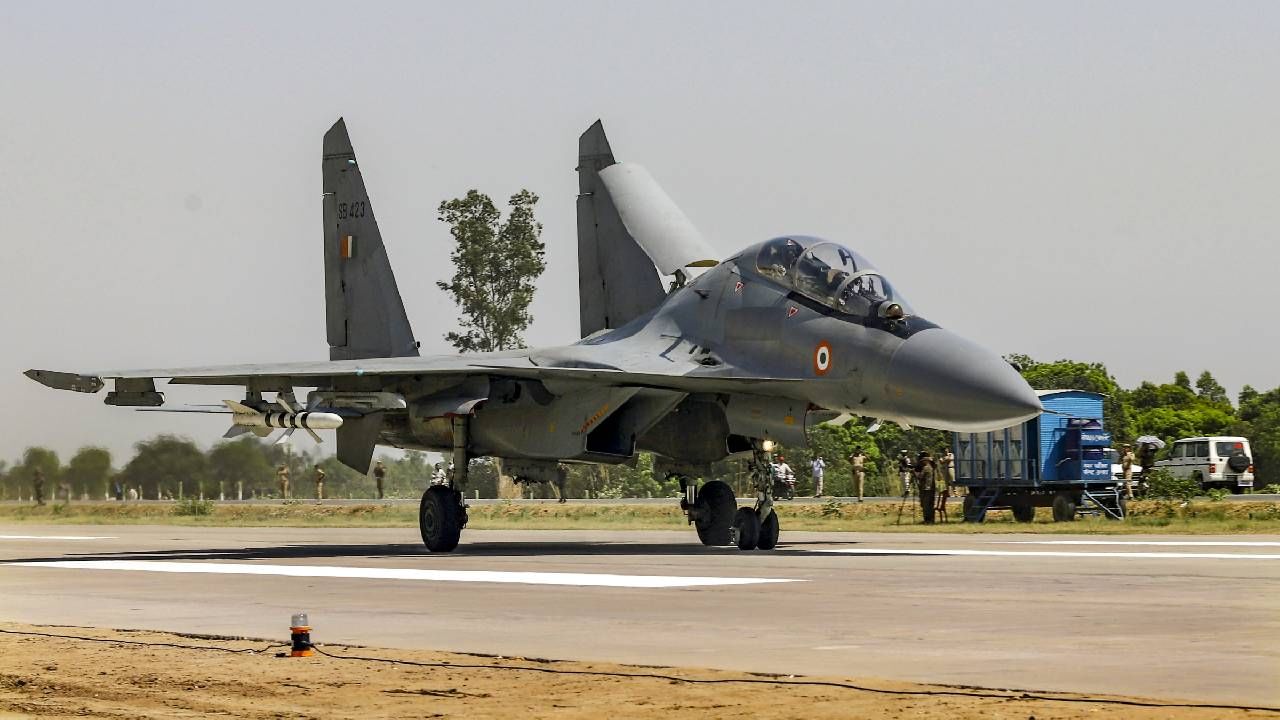 Sukhoi-30 jets, artillery guns deals get green light in Rs 21,000 crore defence push