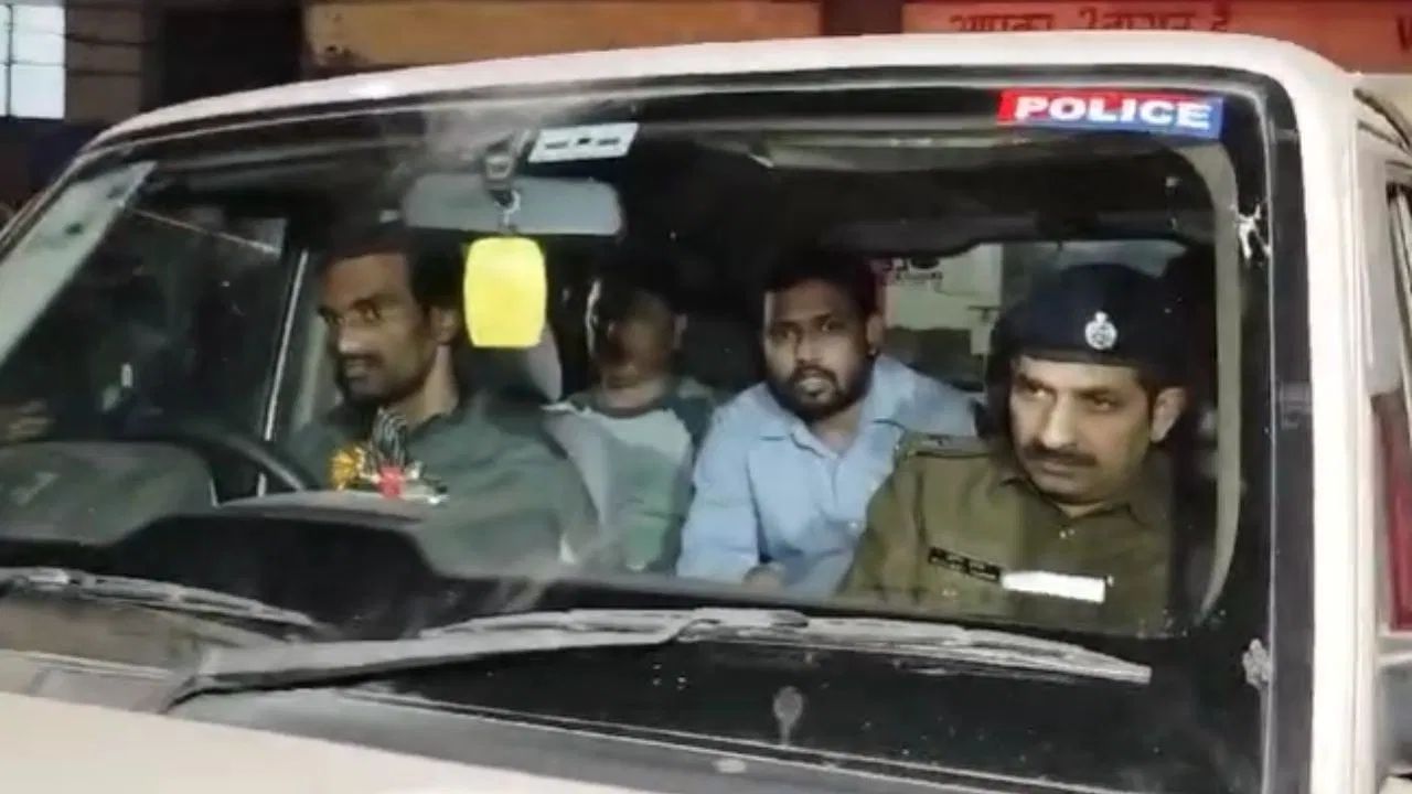 Uproar in Patna over BPSC normalisation, Khan Sir briefly detained