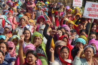 Manipur govt lifts mobile internet ban in 9 districts; 3 protesters held in Imphal