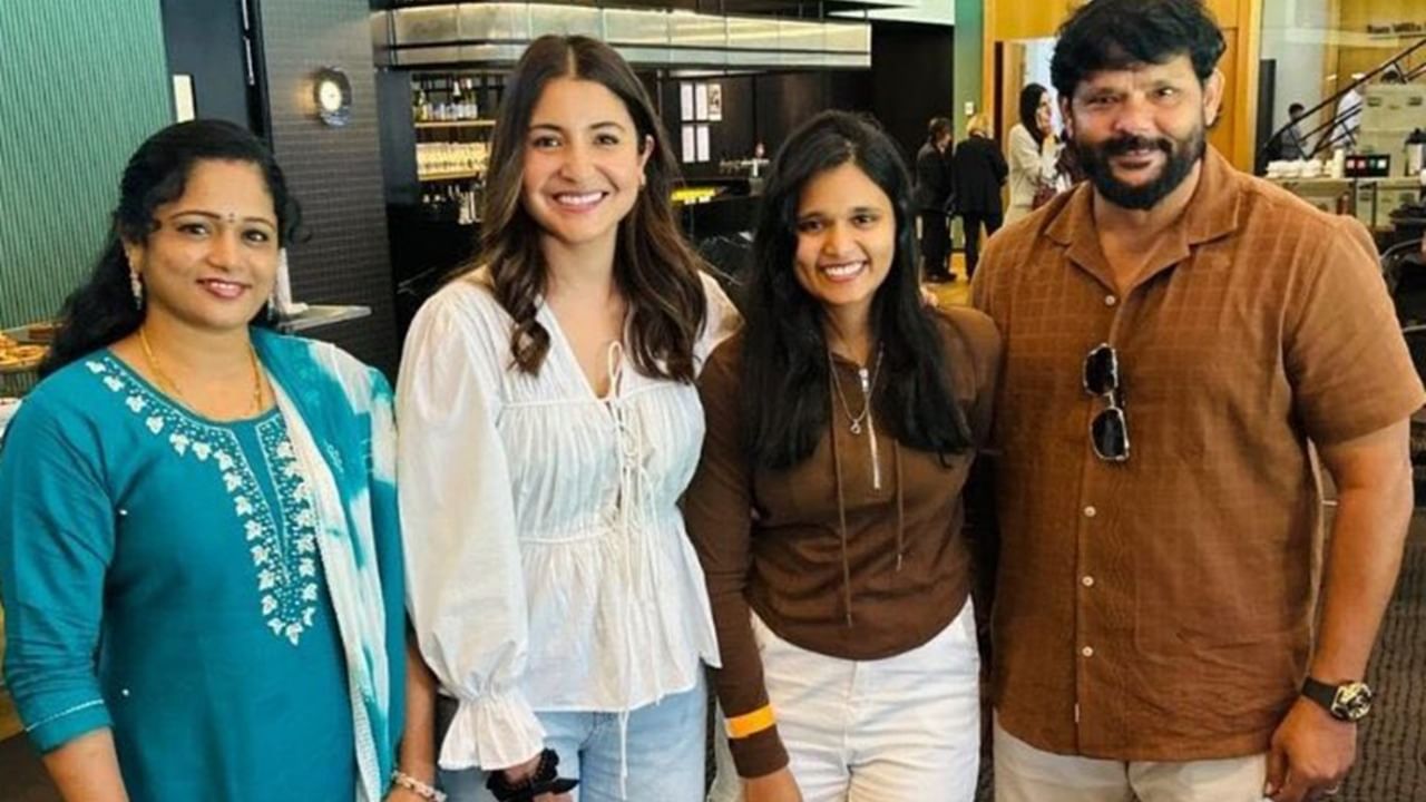 Nitish Reddy’s family meets Anushka Sharma at MCG, picture goes viral