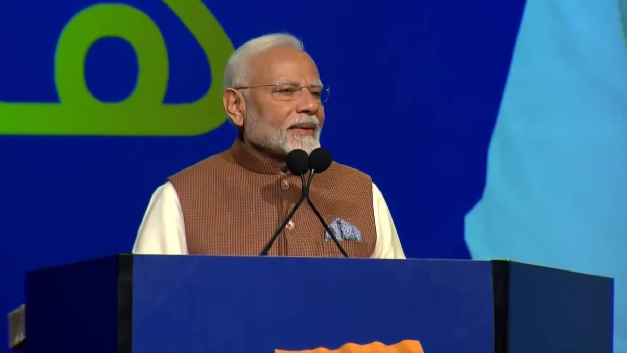 Feels like a ‘mini-Hindustan’: PM Modi at community programme in Kuwait